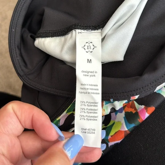 Nanette Lepore multicolor athletic compression 7/8 length legging,Medium NWT - Picture 7 of 7